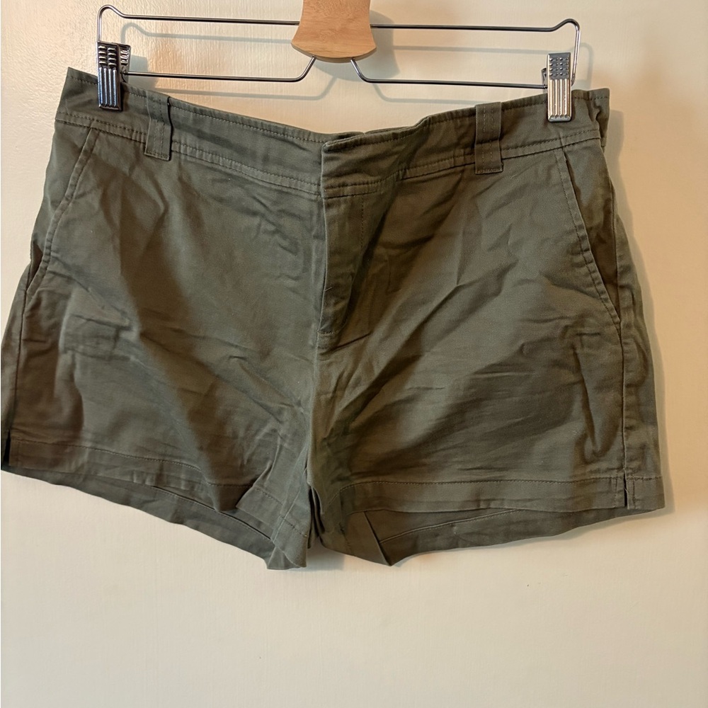 New York & Company Khaki Women's Cargo Shorts